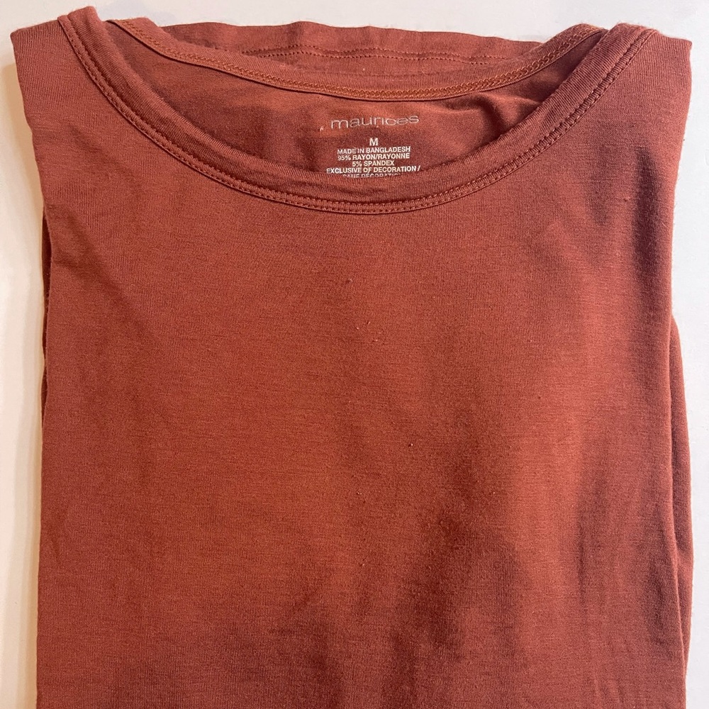 🟠Maurices long sleeve basic in a medium🟠